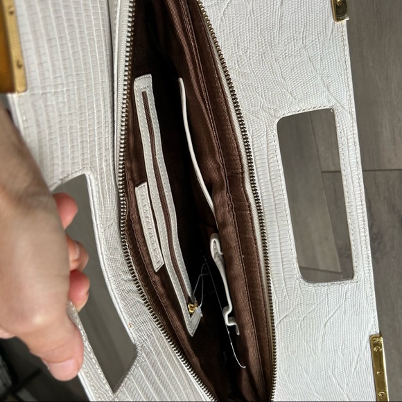 NWT BCBGMAXAZRIA Clutch Leather/Croc Witer white - Picture 2 of 9